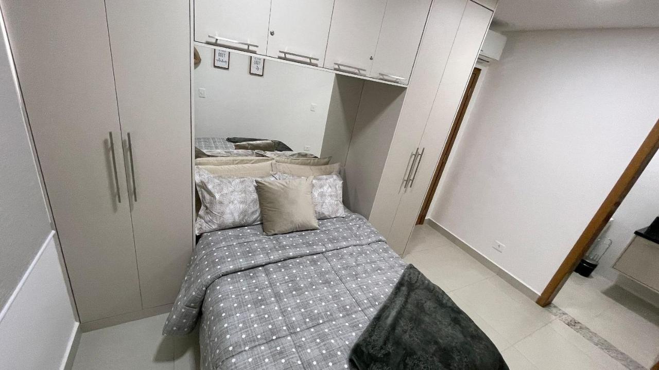 Em Predio Residencial Em *